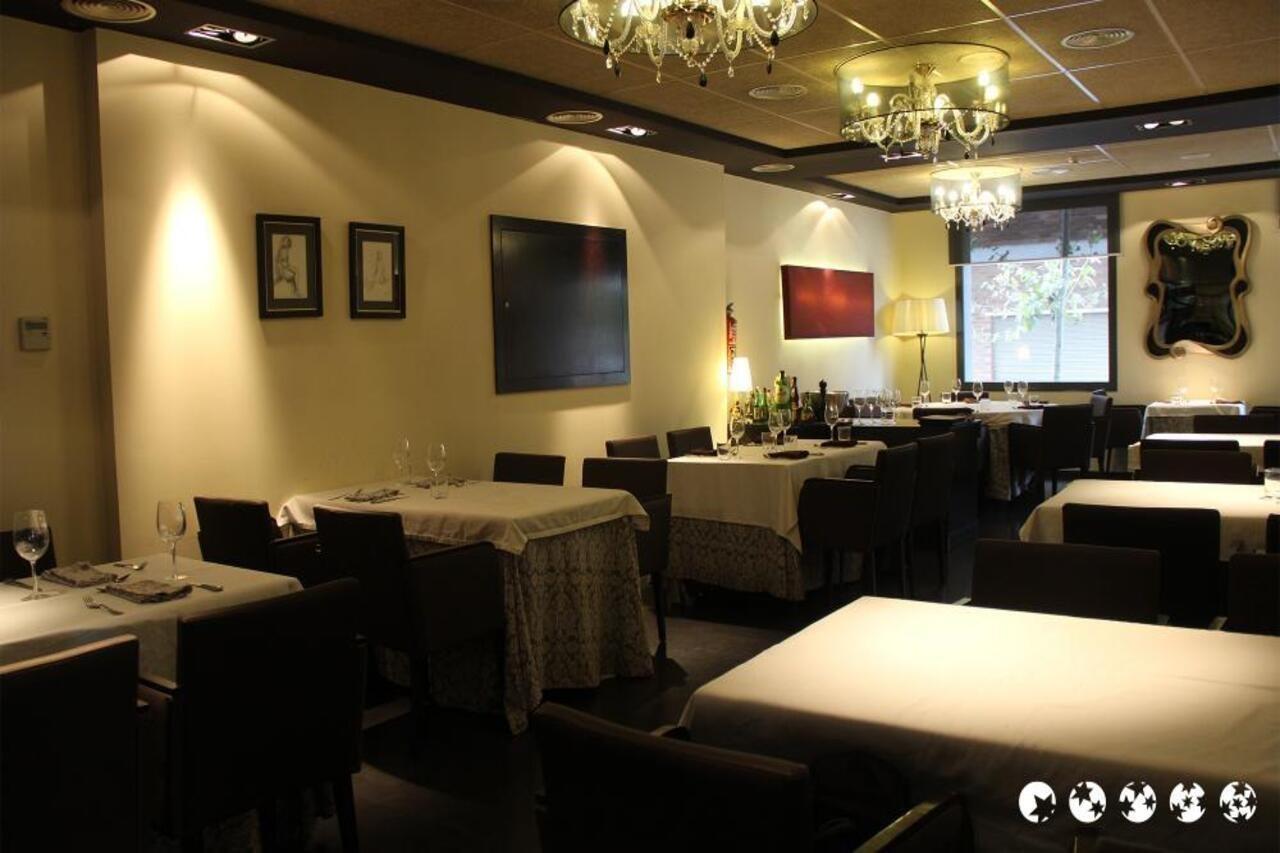 Hotel Diego'S Кембрилс Екстериор снимка