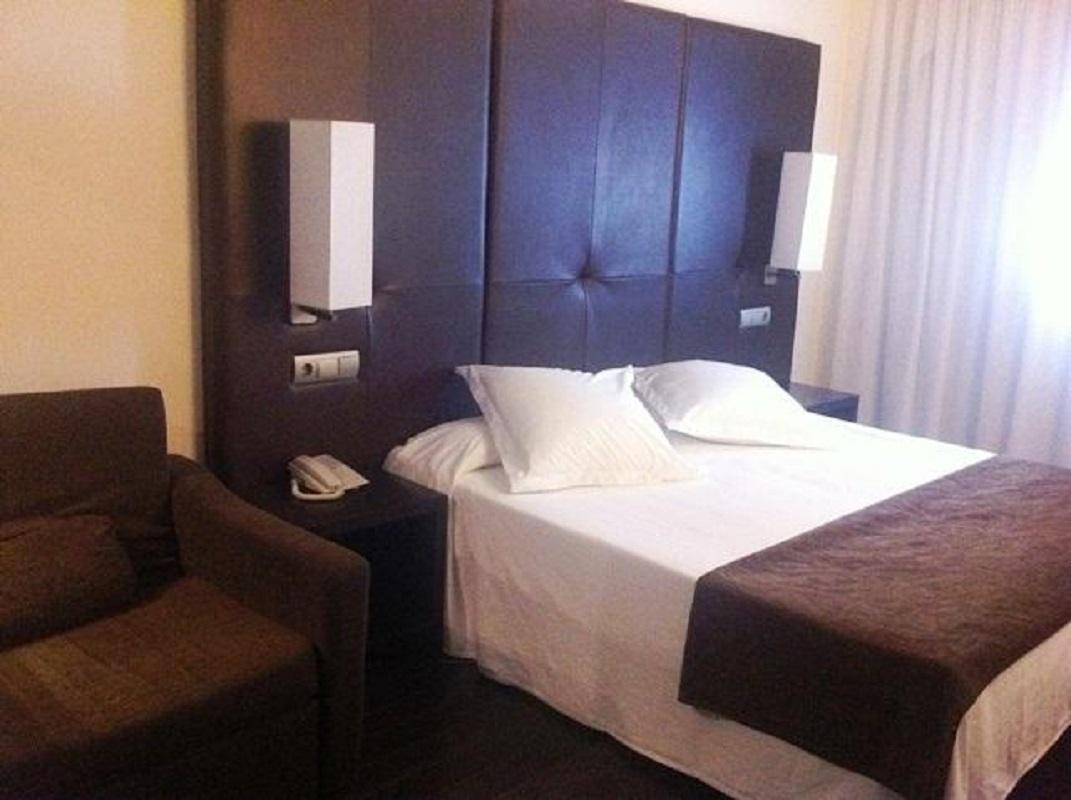 Hotel Diego'S Кембрилс Екстериор снимка